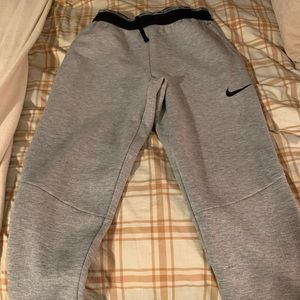 Men’s medium Nike Therma-fit Pro pants